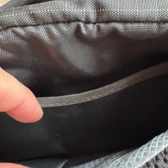 (EUC) Tom Bihn Synik 30 - Black Halcyon Exterior Island Halcyon Interior - Picture 6 of 6